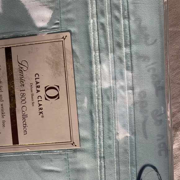 ClaraClark Deluxe sheetset. Premier1800 Collection.Full,deep pocket sheets/NWOT. - Picture 6 of 6